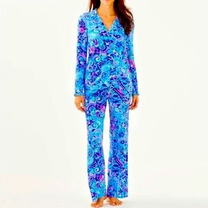 ISO Lilly Pulitzer only bottoms m or l